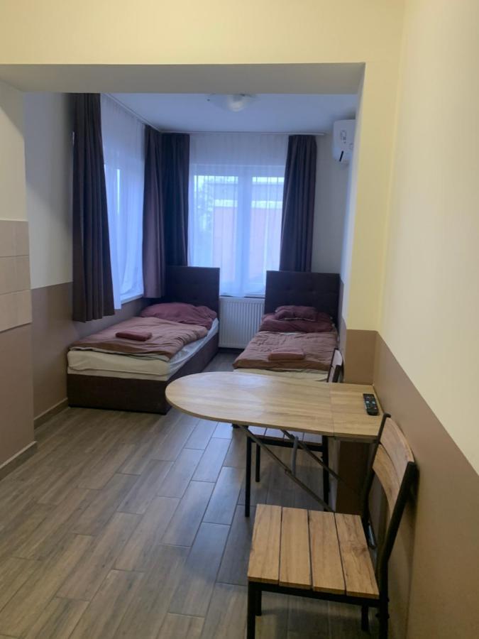 Center Panzio Apartment Vecses Ngoại thất bức ảnh